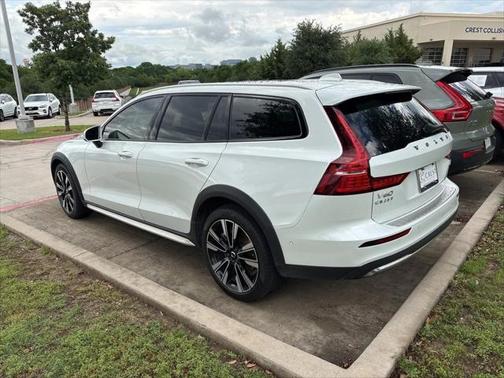 2023 Volvo V60 Cross Country Ultimate