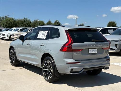 2026 Volvo XC60 Ultra Dark Theme