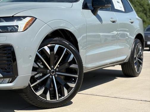 2026 Volvo XC60 Ultra Dark Theme