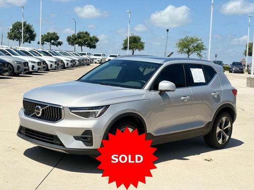 Silver Dawn Metallic 2025 Volvo XC40 B5 Plus Bright Theme