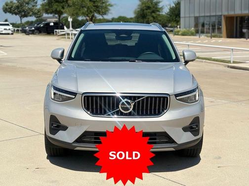 Silver Dawn Metallic 2025 Volvo XC40 B5 Plus Bright Theme