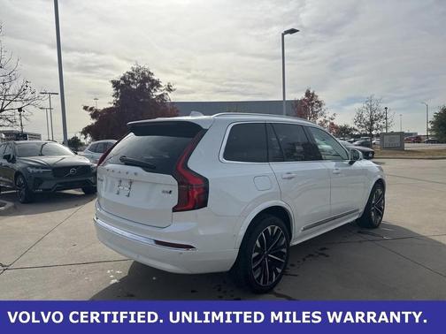 2025 Volvo XC90 B6 Plus 7-Seater