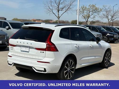 2024 Volvo XC60 B5 Plus Dark Theme