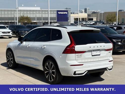 2024 Volvo XC60 B5 Plus Dark Theme