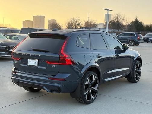 2026 Volvo XC60 B5 Ultra