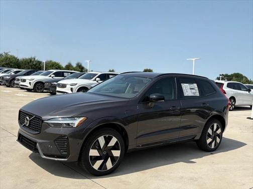 2025 Volvo XC60 Plug-In Hybrid T8 Plus