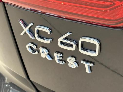 2025 Volvo XC60 Plug-In Hybrid T8 Plus