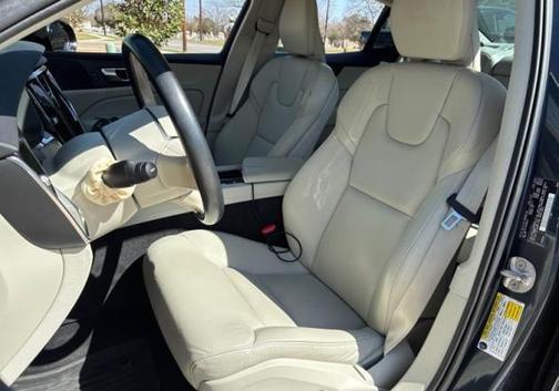 Denim Blue Metallic 2023 Volvo S60 B5 Plus Dark Theme