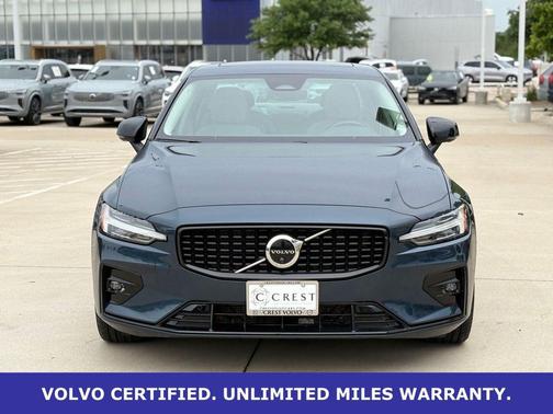 2023 Volvo S60 B5 Plus Dark Theme