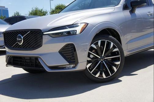 2026 Volvo XC60 B5 Ultra