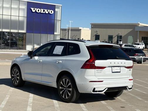 2025 Volvo XC60 B5 Plus