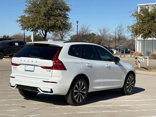 2025 Volvo XC60 B5 Plus