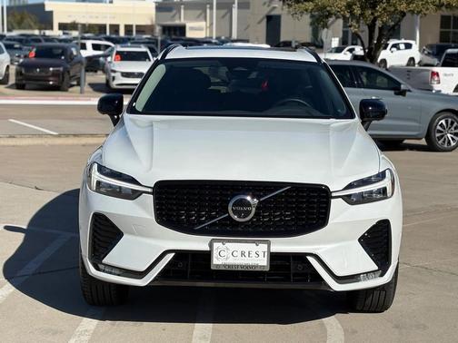 2025 Volvo XC60 B5 Plus