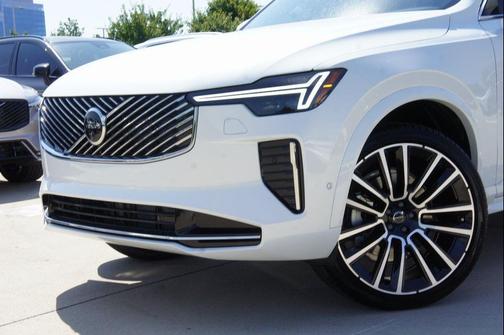 Crystal White 2026 Volvo XC90 B6 Plus 7-Seater