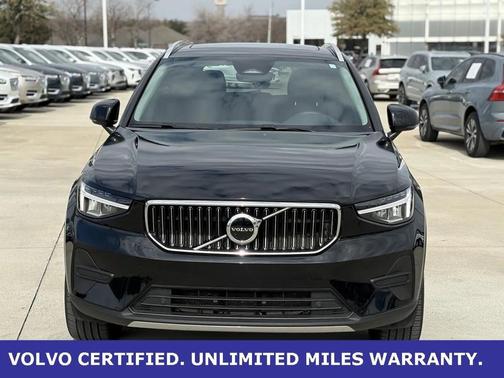 2025 Volvo XC40 B5 AWD