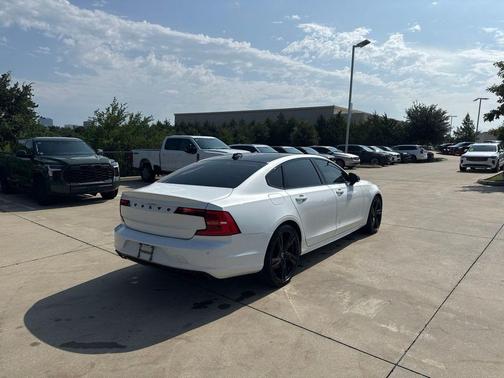 Crystal White 2020 Volvo S90 T6 R-Design