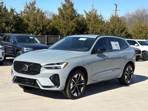 Vapour Grey 2026 Volvo XC60 B5 Plus
