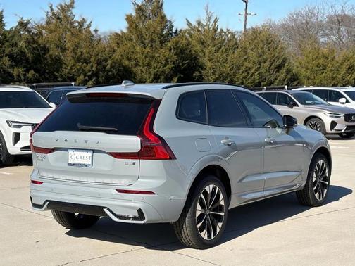 Vapour Grey 2026 Volvo XC60 B5 Plus