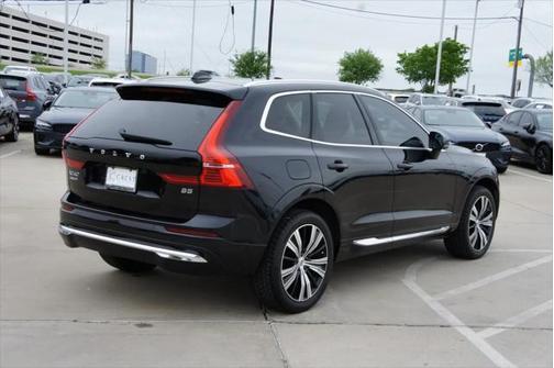 2022 Volvo XC60 B5 Inscription