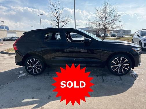 2023 Volvo XC60 B5 Plus Dark Theme