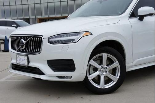 2022 Volvo XC90 T5 Momentum