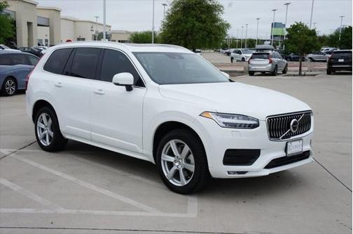2022 Volvo XC90 T5 Momentum