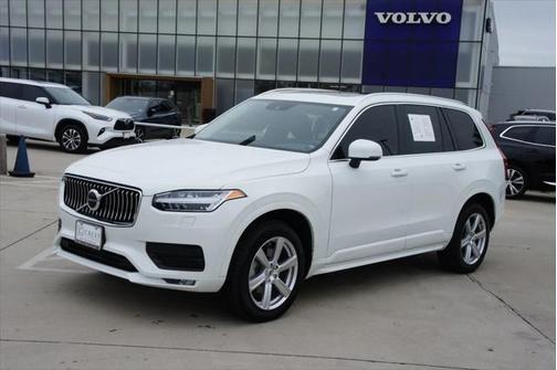 2022 Volvo XC90 T5 Momentum