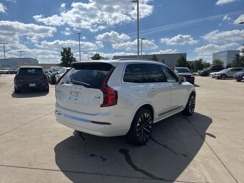 2025 Volvo XC90 B6 Plus 7-Seater