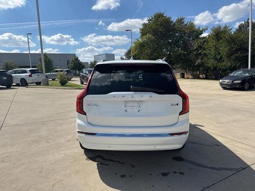2025 Volvo XC90 B6 Plus 7-Seater