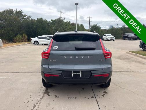 Thunder Gray Metallic 2021 Volvo XC40 T5 R-Design