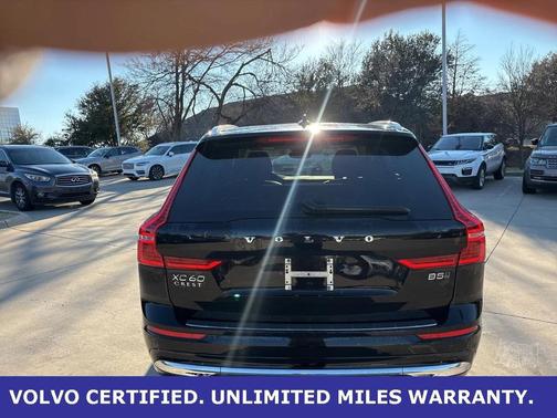 2023 Volvo XC60 B5 Plus Bright Theme