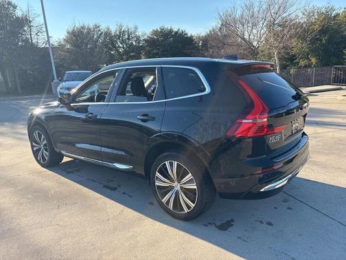 2023 Volvo XC60 B5 Plus Bright Theme