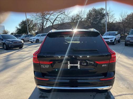 2023 Volvo XC60 B5 Plus Bright Theme