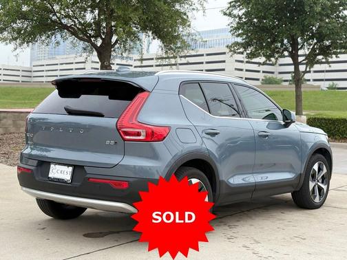 Thunder Gray Metallic 2023 Volvo XC40 B5 Plus Bright Theme