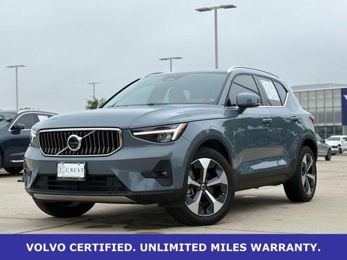 Thunder Gray Metallic 2023 Volvo XC40 B5 Plus Bright Theme
