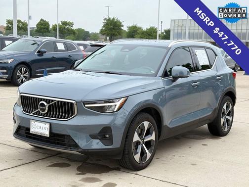 Thunder Gray Metallic 2023 Volvo XC40 B5 Plus Bright Theme