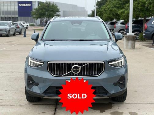 Thunder Gray Metallic 2023 Volvo XC40 B5 Plus Bright Theme