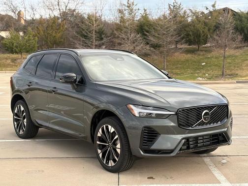 2026 Volvo XC60 Plug-In Hybrid T8 Plus