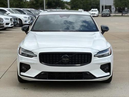 2024 Volvo S60 B5 Plus Black Edition