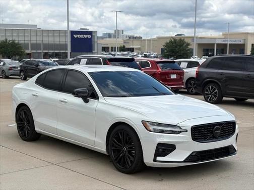 2024 Volvo S60 B5 Plus Black Edition