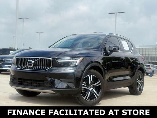 Onyx Black Metallic 2025 Volvo XC40 B5 AWD