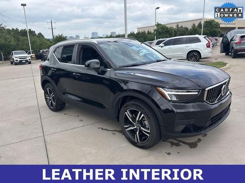 Onyx Black Metallic 2025 Volvo XC40 B5 AWD