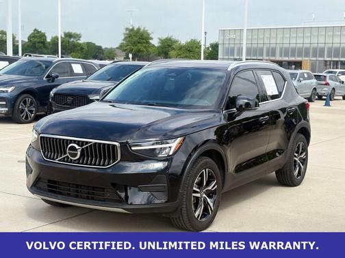 Onyx Black Metallic 2025 Volvo XC40 B5 AWD