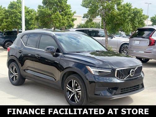 Onyx Black Metallic 2025 Volvo XC40 B5 AWD