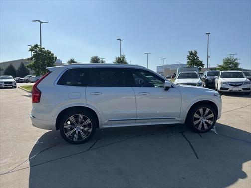2022 Volvo XC90 T6 Inscription
