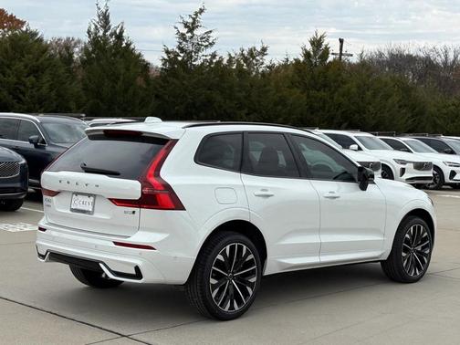 2026 Volvo XC60 B5 Ultra