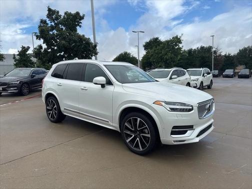 2024 Volvo XC90 B5 Plus