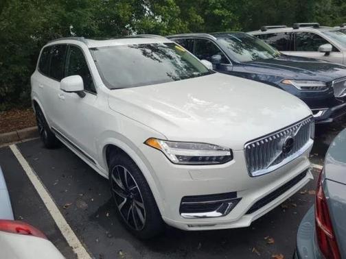 2024 Volvo XC90 B5 Plus
