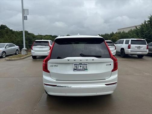 2024 Volvo XC90 B5 Plus