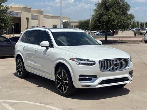 2024 Volvo XC90 B5 Plus